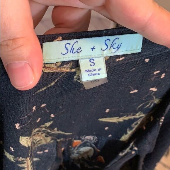 She + Sky / blouse / size small - Picture 7 of 9